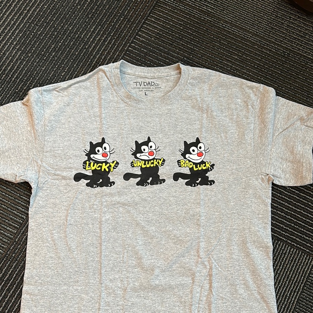 TV DAD Gray Cat Graphic Tee